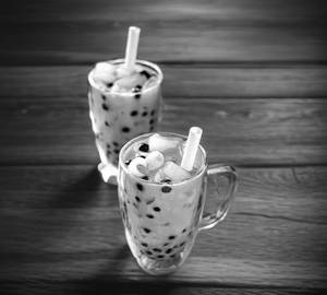 Orange boba tea