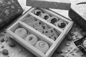 Classic Khova Heritage Assorted Khova Collection Mithai Gift Hamper (small)