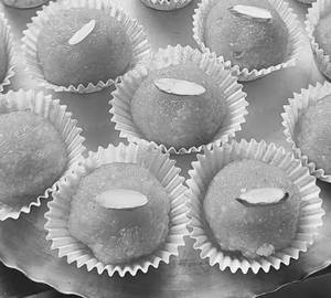 Motichur Laddu