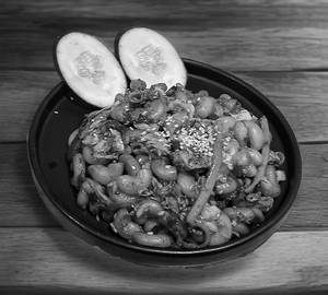 Pork garlic macaroni