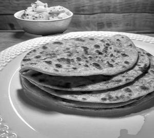 2 Plain paratha with aloo sabji ( gravy )