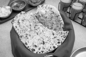 Aloo Paneer Kulcha