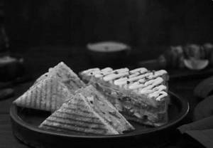 Tandoori Paneer Ch. Grill Sandwich