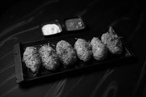 Paneer Achari Kurkure Momo - 6 PC