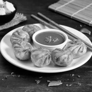 Fried Paneer Momos (8 Pcs)