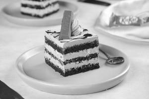 Kitkat Pastry