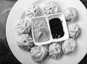 Steamed momos [12 Pieces]