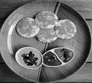 Carrot idly with ghee  [4 pieces]