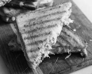 Paneer Mozzarella Garlic Sandwich