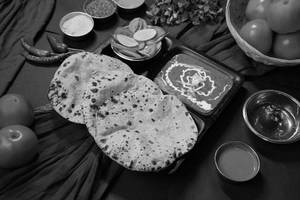 Dal Makhani Roti Combo