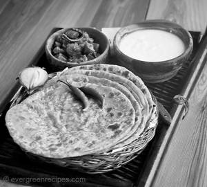 Gobi Paratha With Aloo Sabji (2  Pieces )