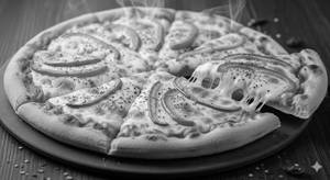 Capsicum and cheese pizza