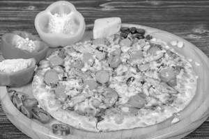 Deluxe Veggie Pizza