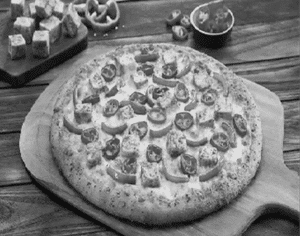 Peppey paneer pizza