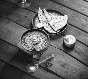 Dal Makhani + 2 Paratha
