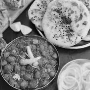 Chhola Kulcha