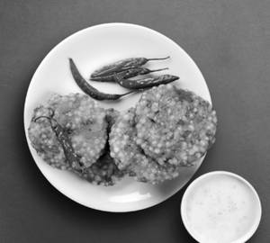 Hot Sabudana Wada (2 Pieces)