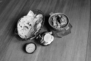 Kadahi Chicken & Butter Naan