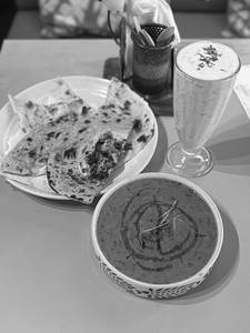 Dal Makhni + Plain Paratha