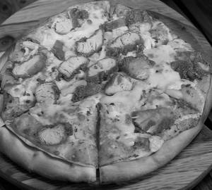 Chicken Tomato Onion Pizza