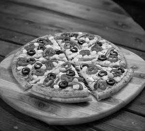 Veggie Paradise Pizza