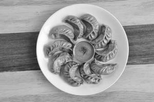 Spinach Paneer Momos [8 Pcs]