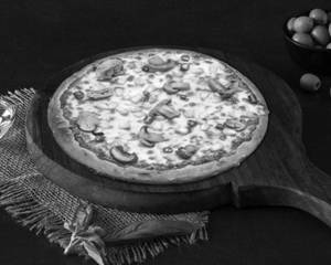 Mushroom And Corn Pizza