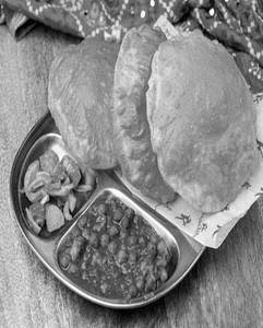 Amritsari Chole Poori