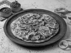 Chilli Garlic Spicy Chicken Pizza