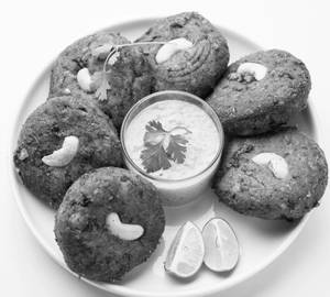 Hare Matar Ke Tikki 