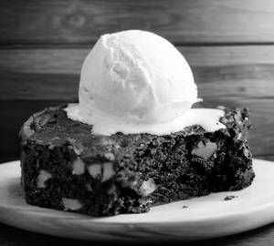 Brownie with ice cream