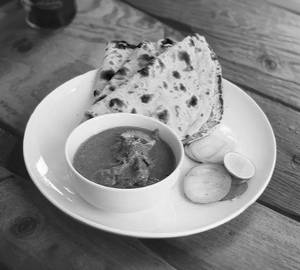 Roti With Chicken Curry [Serves 1]