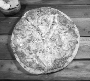 Sizzling paneer pizza [8 inches]