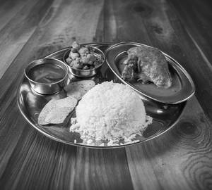 Desi chicken rice thali combo