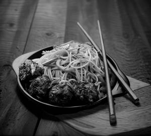 Veg schezwan   noodles   +   veg manchurian