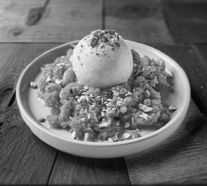 Gajar Halwa With Ice Cream