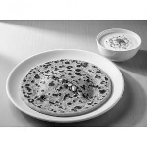 Paneer paratha & curd