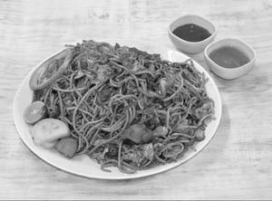 Chicken Noodles In Chilli Garlic Sauce