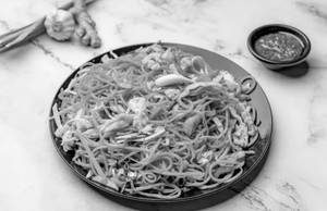 Chicken Noodles In Schezwan Sauce