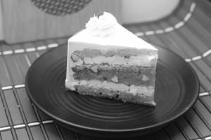 Luxe Raninow Charm Cake (eggless)