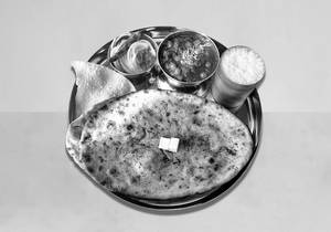 Paneer Stuffed Kulcha Meal