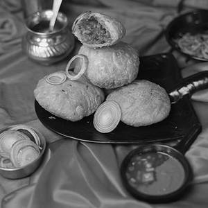 Pyaaz Kachori [2 Pcs]