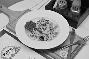 Fettuccini Aglio E Olio