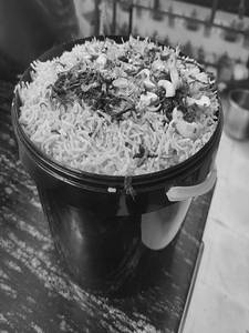 Chicken Bucket Biriyani (4 To 5 Servings)