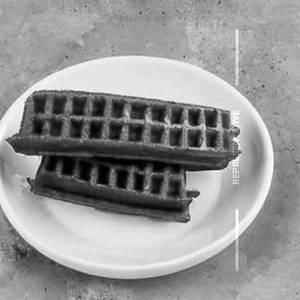 Red Velvet Lolly Waffle