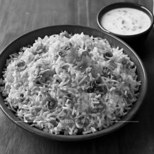 Veg Biryani With Raita