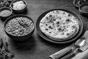 Tandoori Roti(2pcs) With Chana Tarka