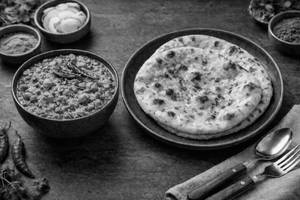 Tandoori Roti(2pcs) With Chicken Tarka