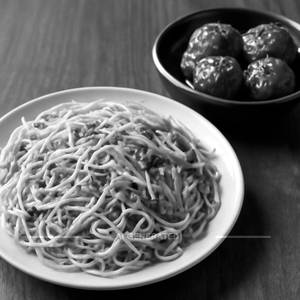 Veg Hakka Noodles With Veg Manchurian Dry