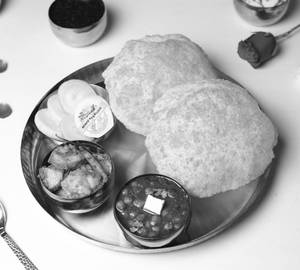 Special Chole Bhature ( 2 Bhature )